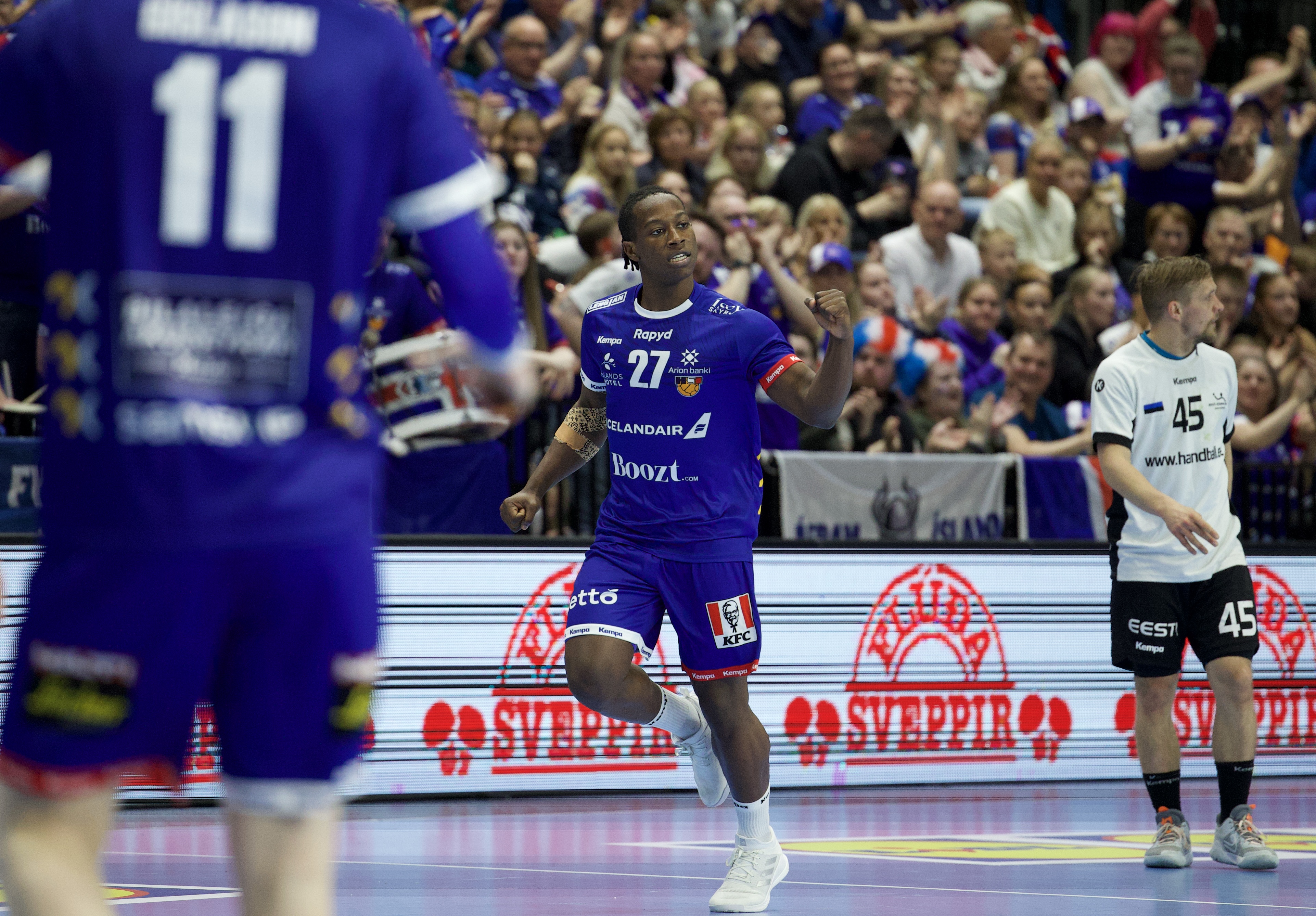 Iceland secure first place in the group with clear win over Estonia