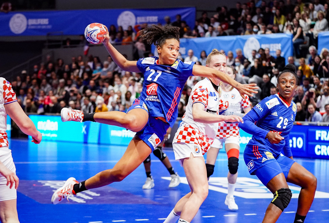 Meet the EHF EURO stars: Estelle Nze Minko