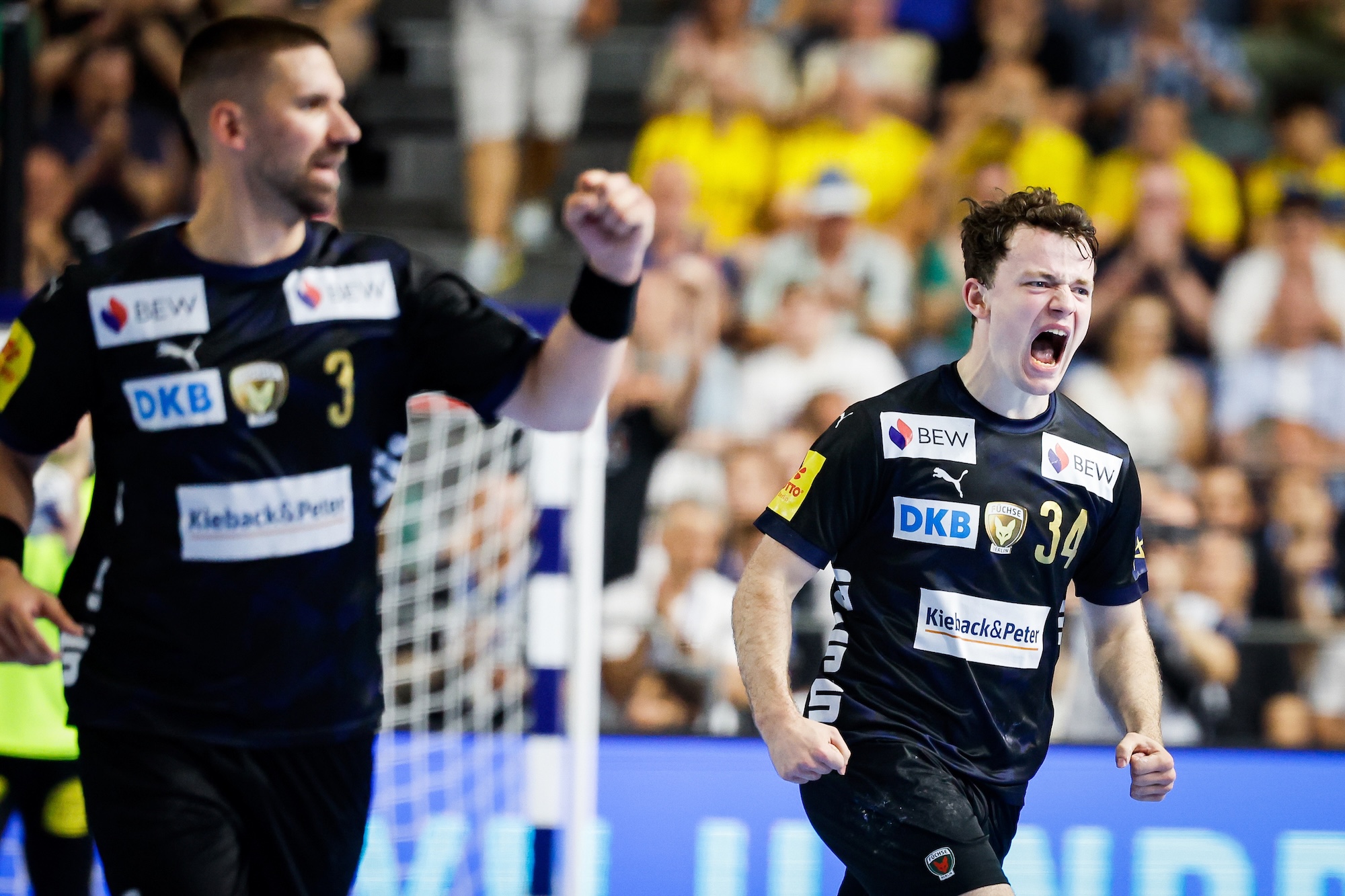 Berlin cruise past Nantes and book first final