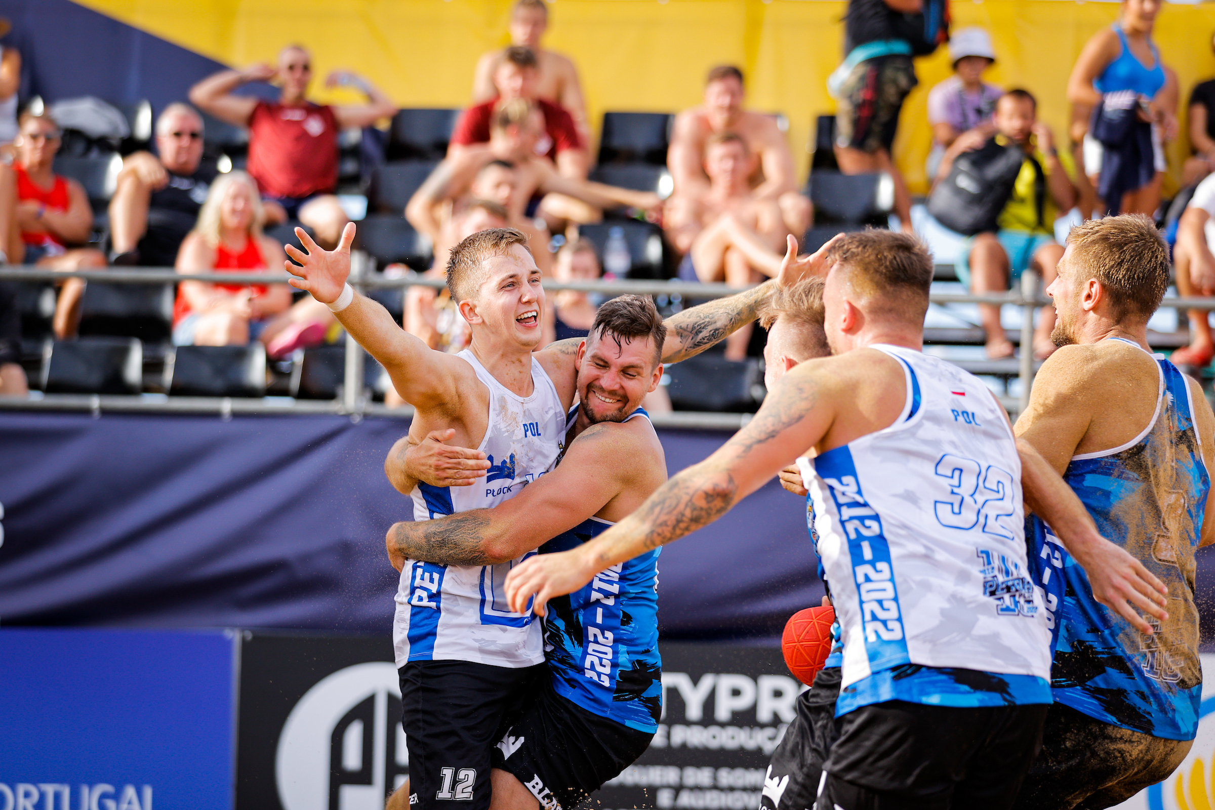 Orlen Wisla Plock show support for beach handball counterparts Petra Plock