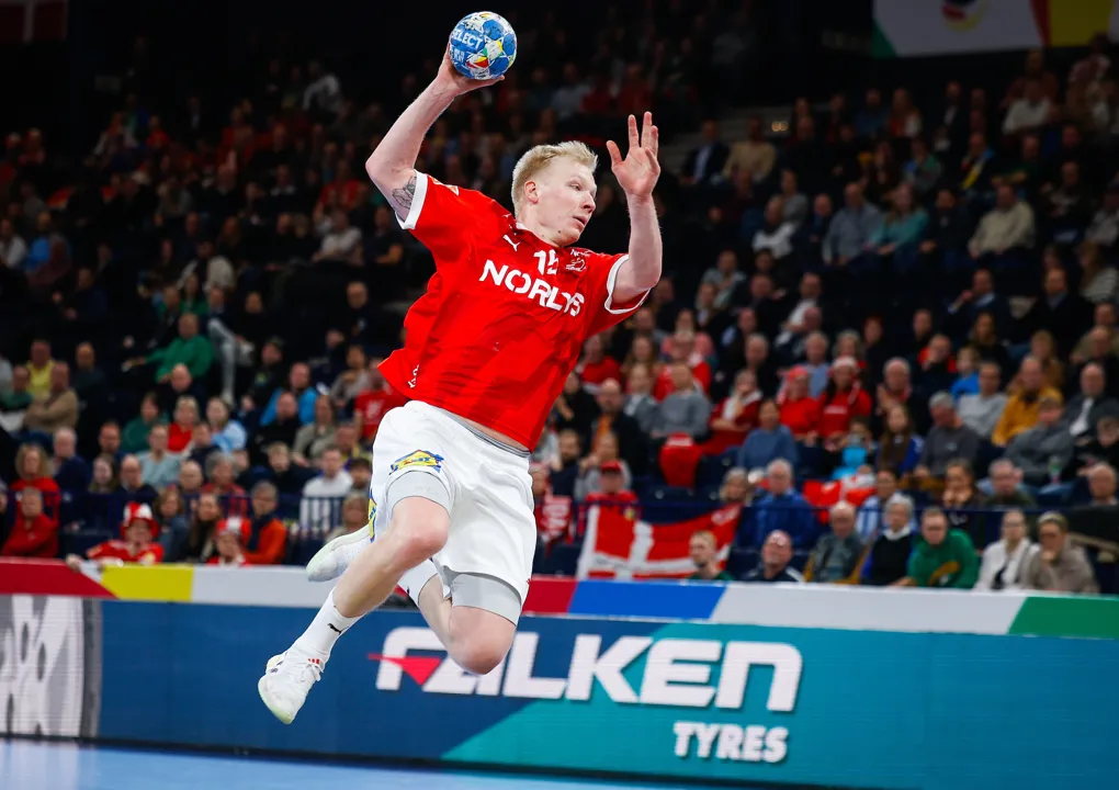 Classic Scandinavian rematch; three teams hunt main round wins