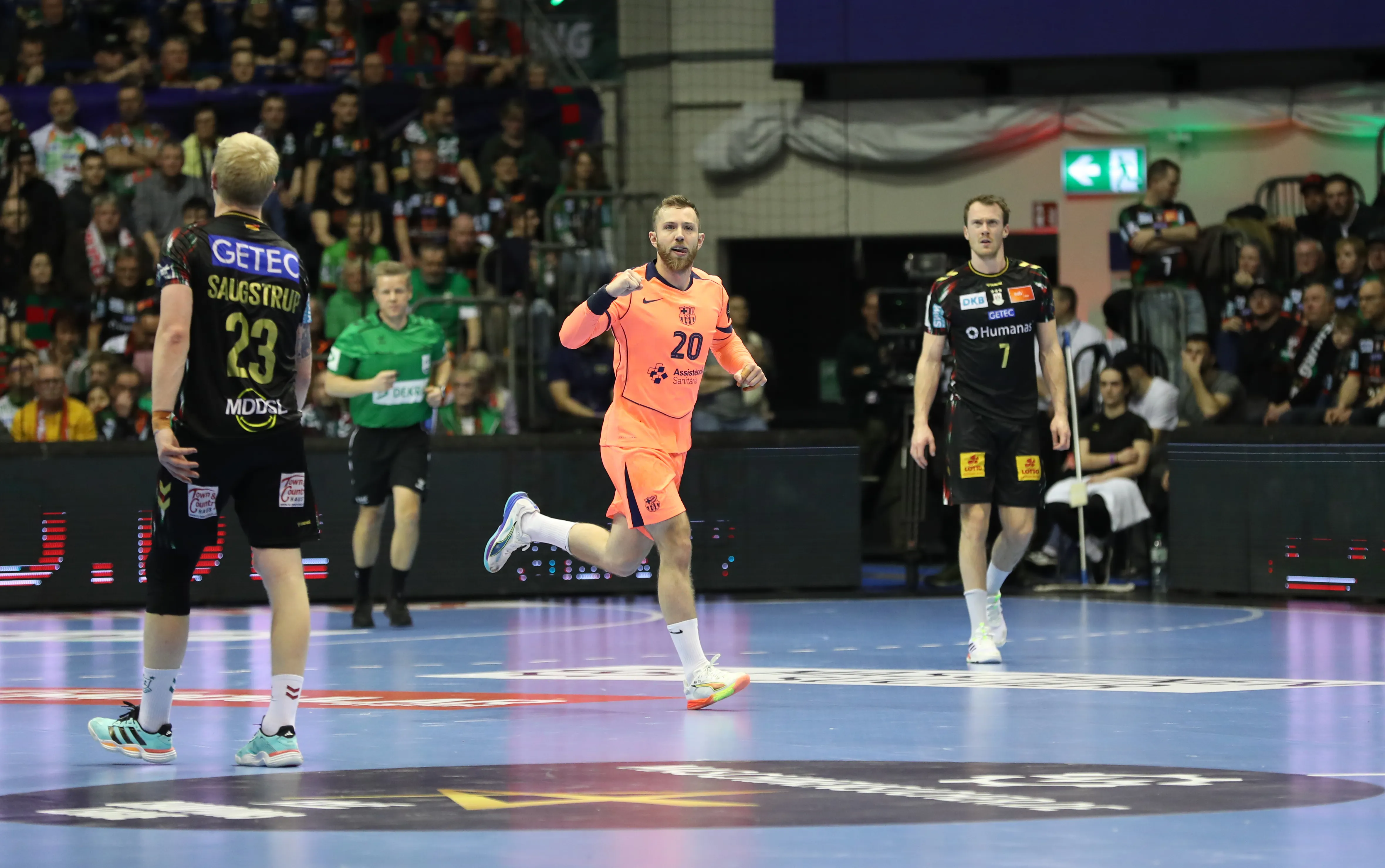Barça hand first defeat to defending champions