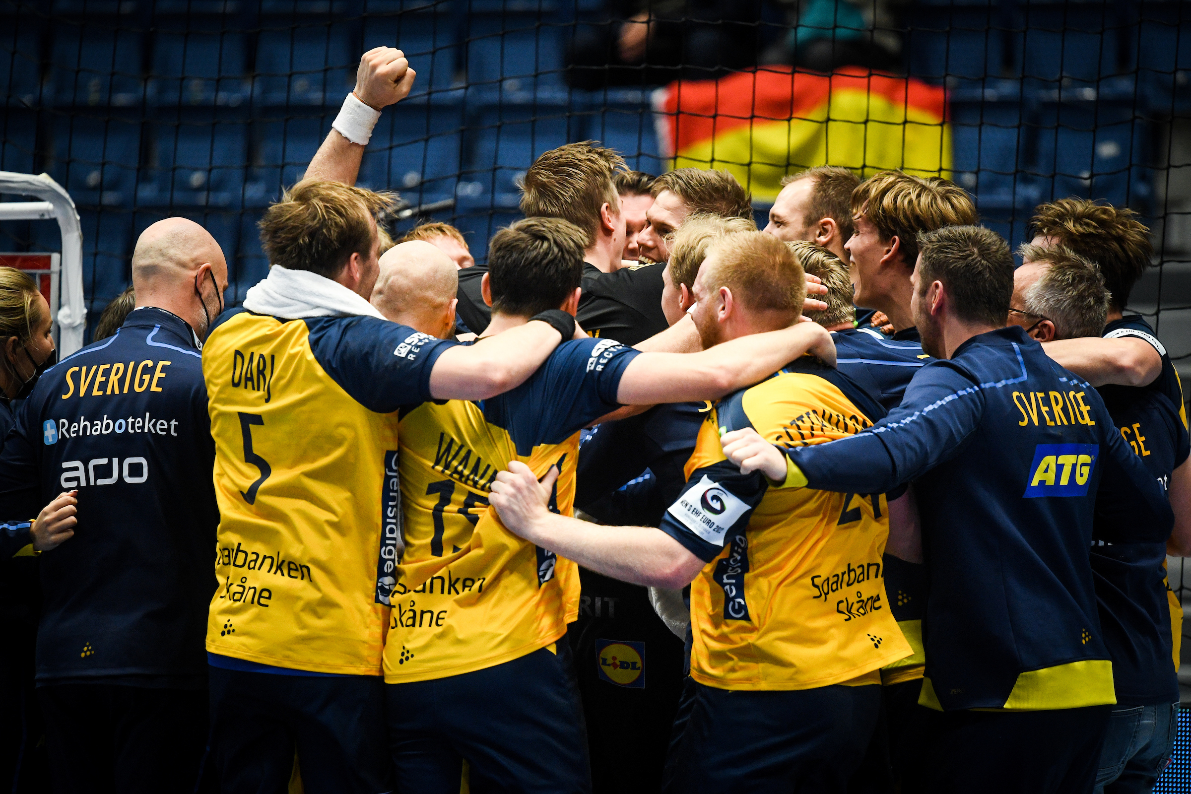 Summary: Sweden and Spain through to semi-finals