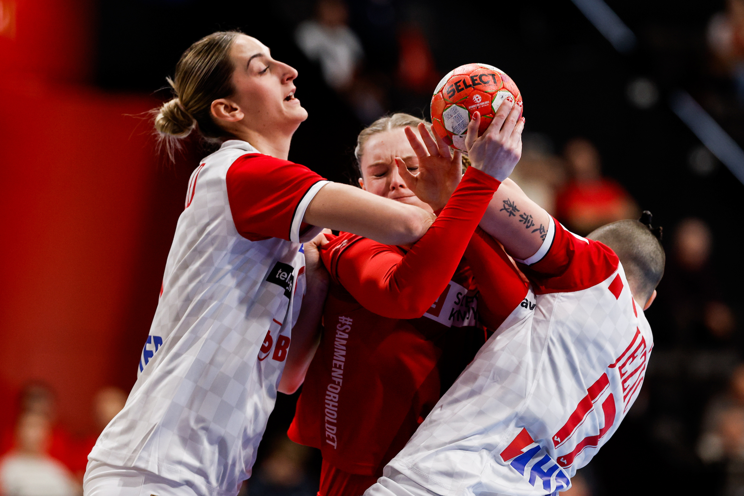 Denmark start the EHF EURO journey with a convincing win