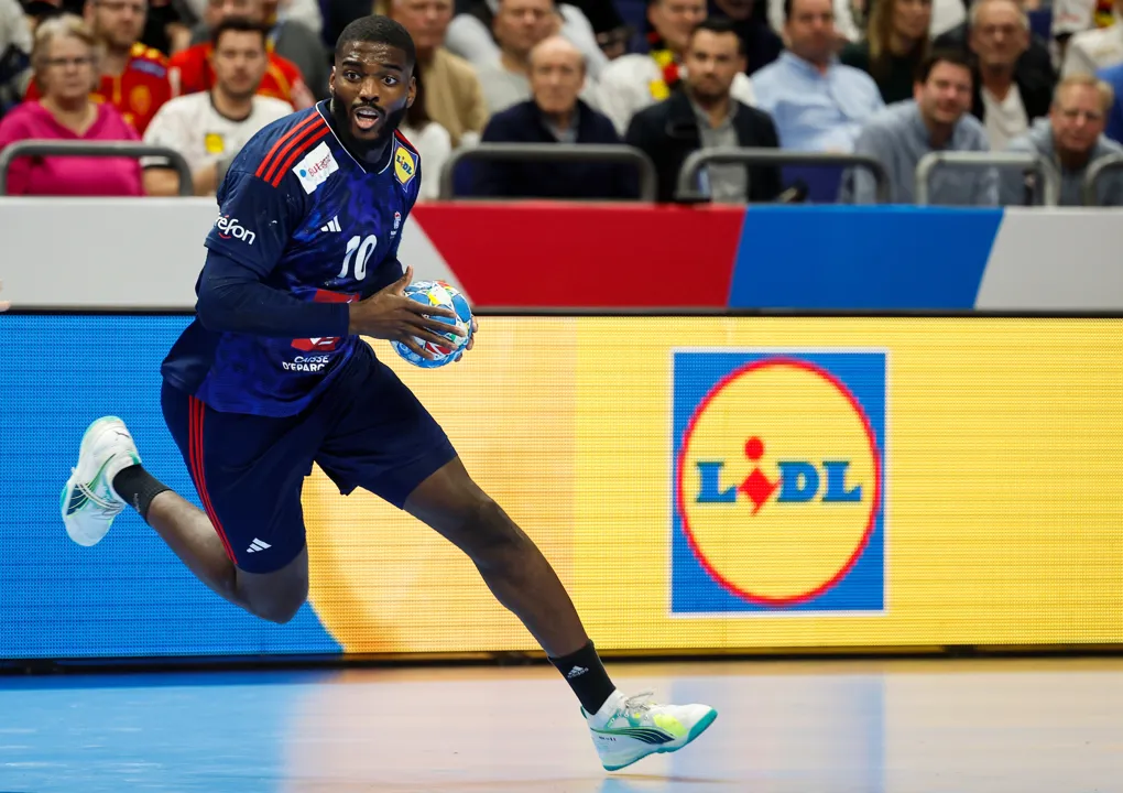 Replay of EHF EURO 2010 final as main round group I starts