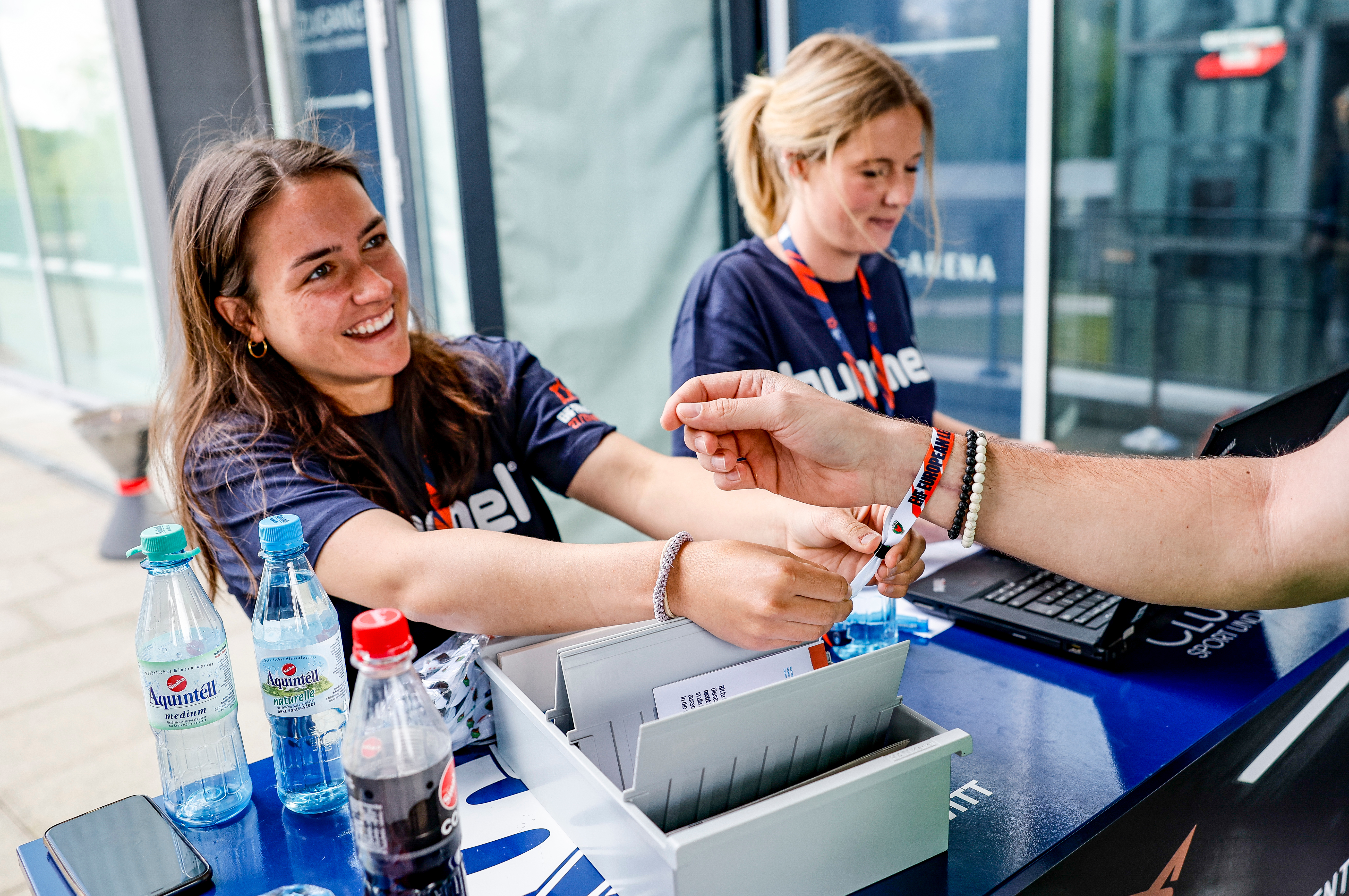 VOLUNTEER AT THE EHF FINALS MEN AND WOMEN 2024