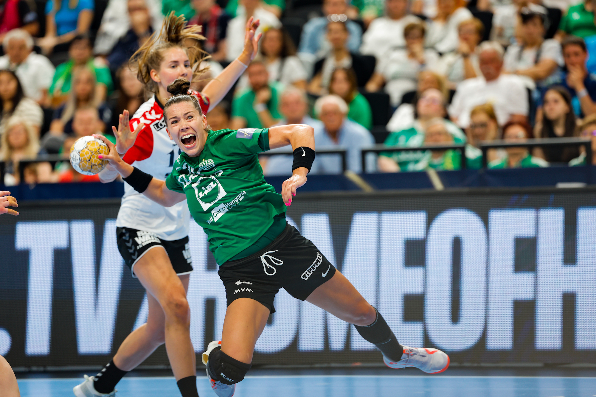 Great comeback sees FTC to EHF FINAL4 trophy match