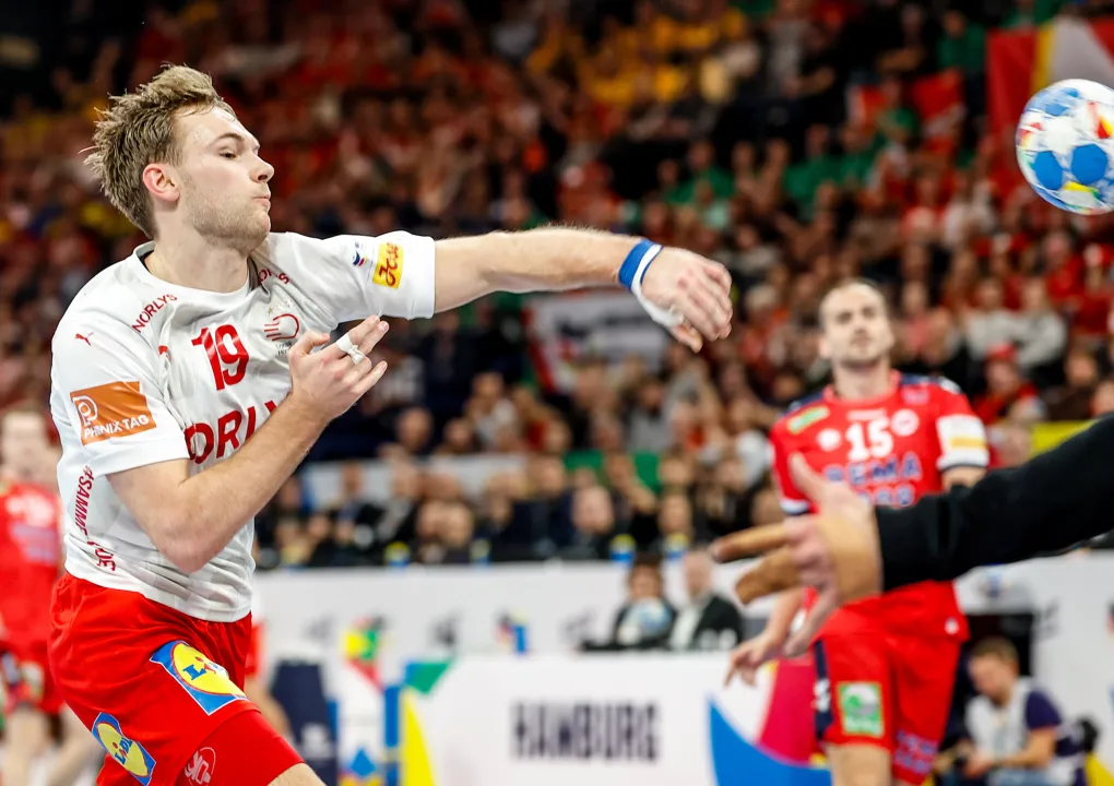 Denmark win locks up group II semi-final spots