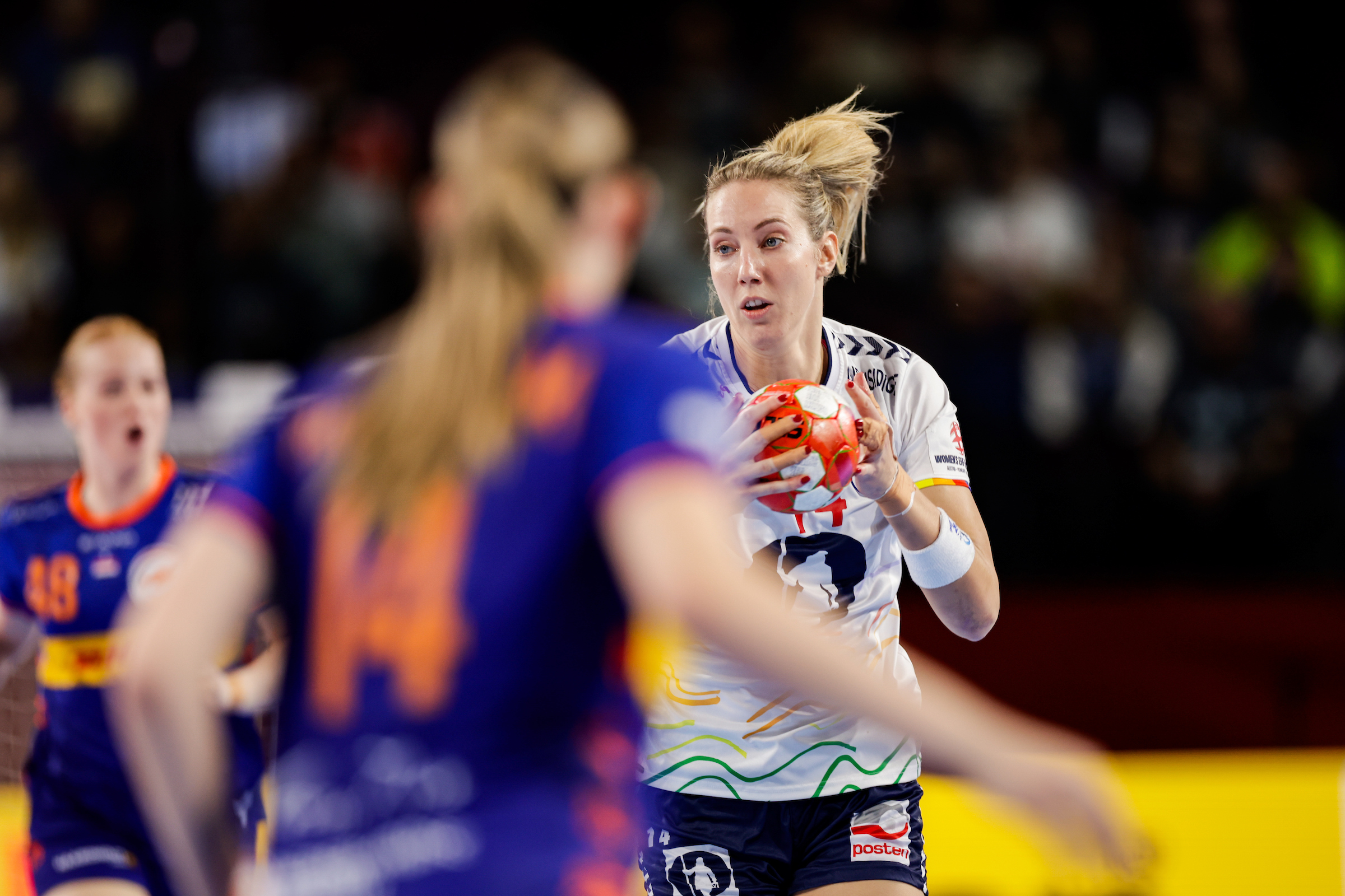 Norway lead group II after powerful win