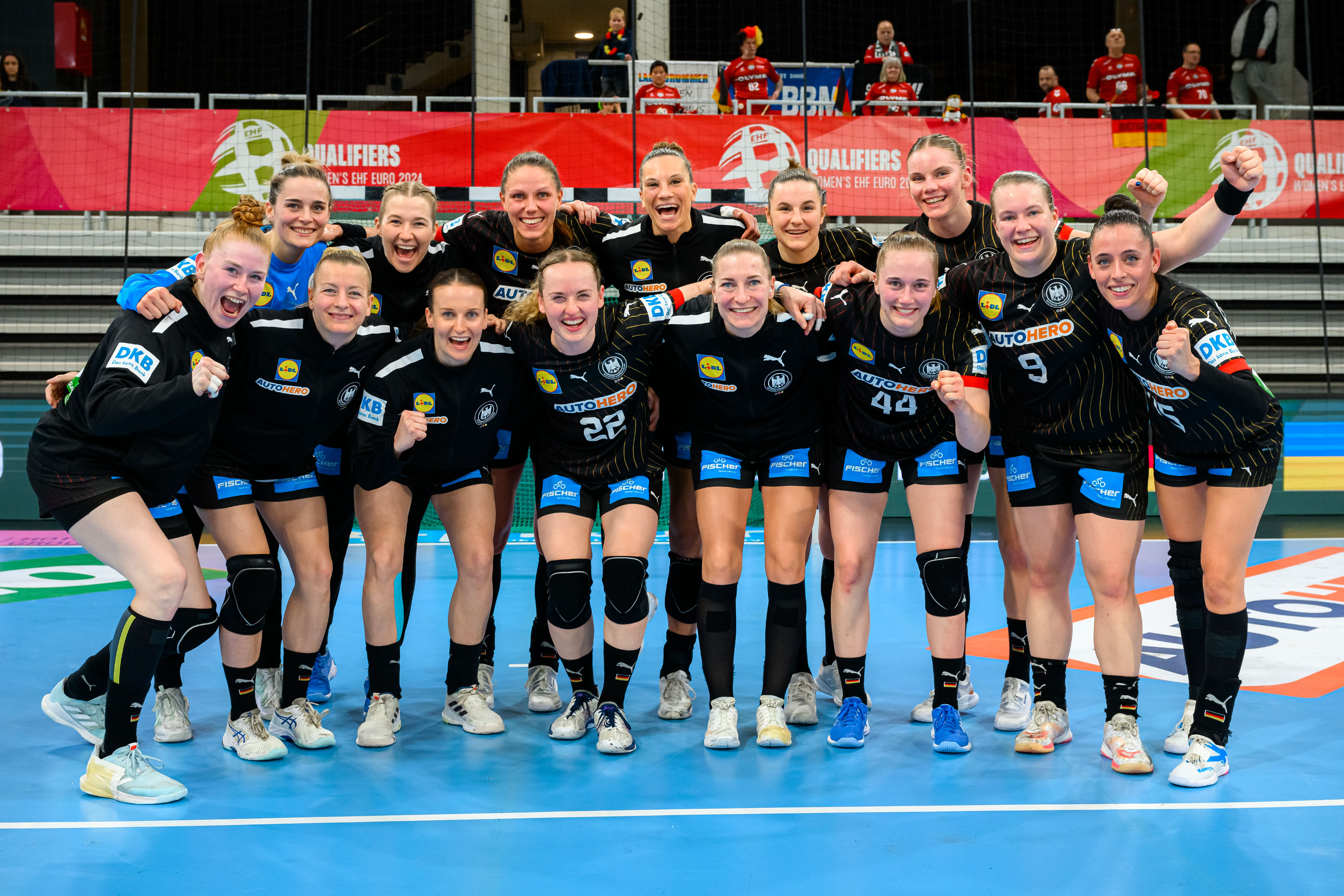 Summary: Germany qualify with ease, two more teams join