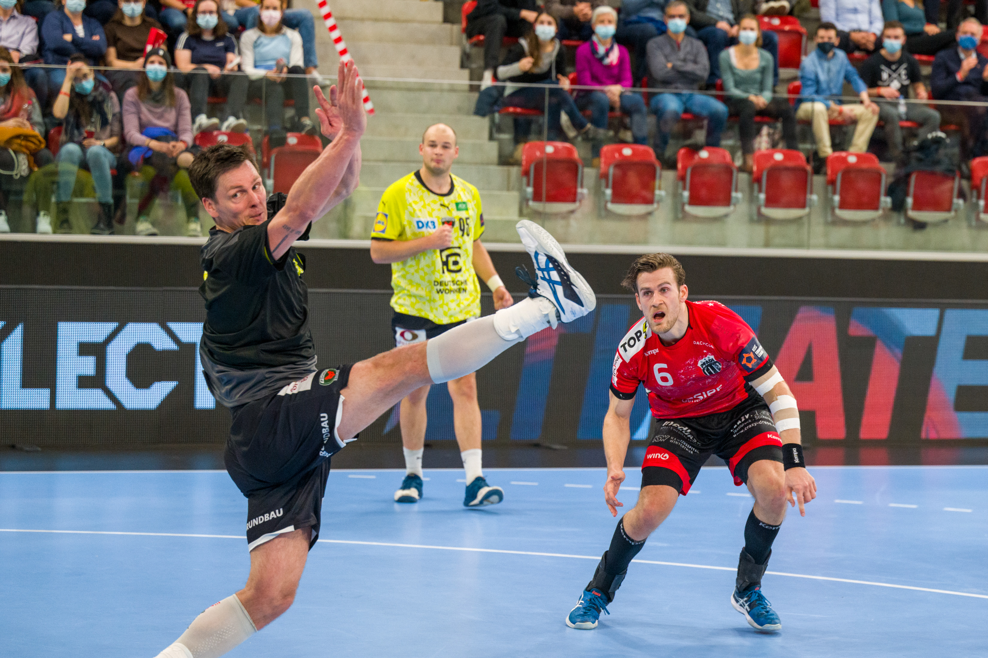 Summary: Füchse book Last 16 spot