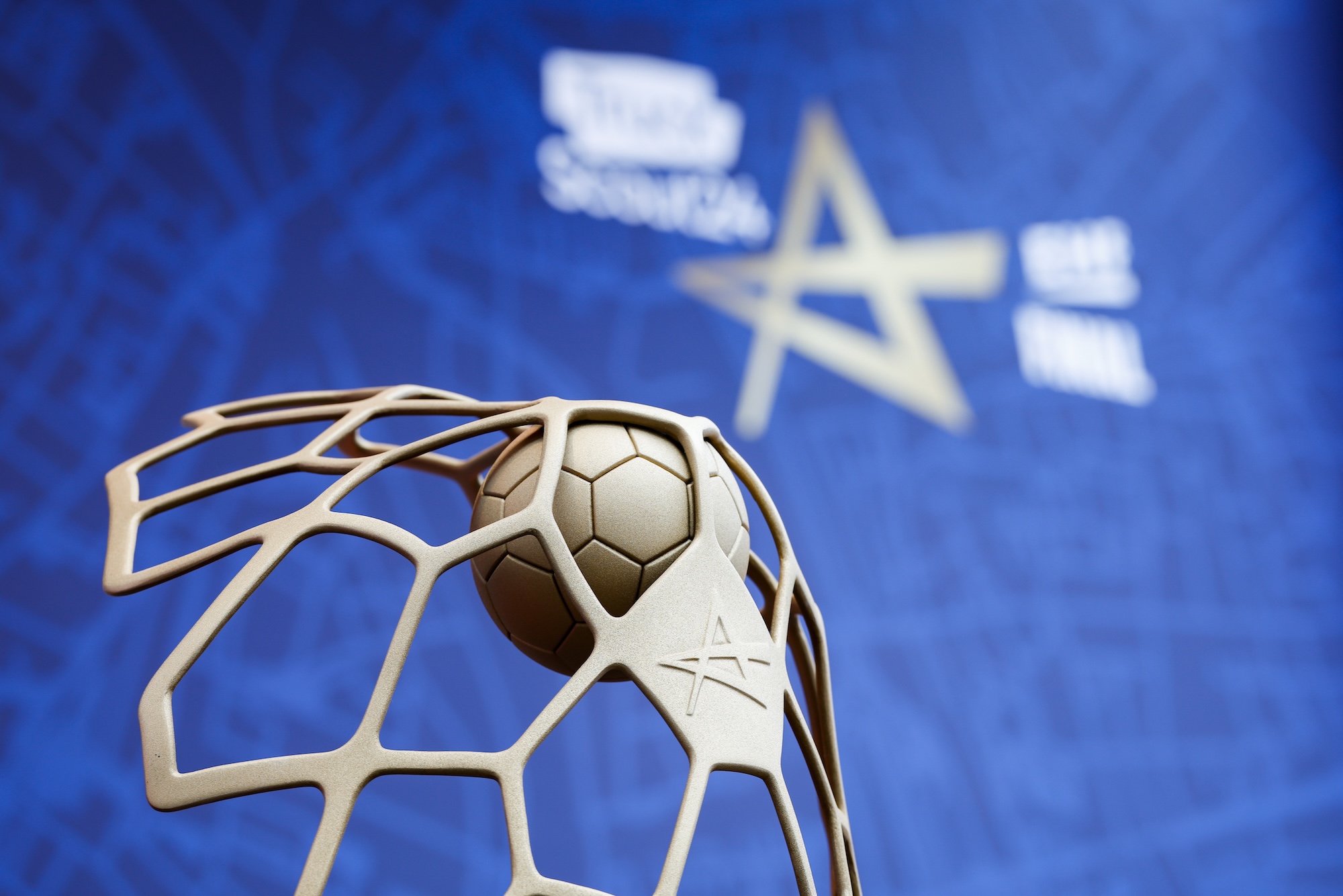 Semi-finals day in Cologne; countdown to throw-off