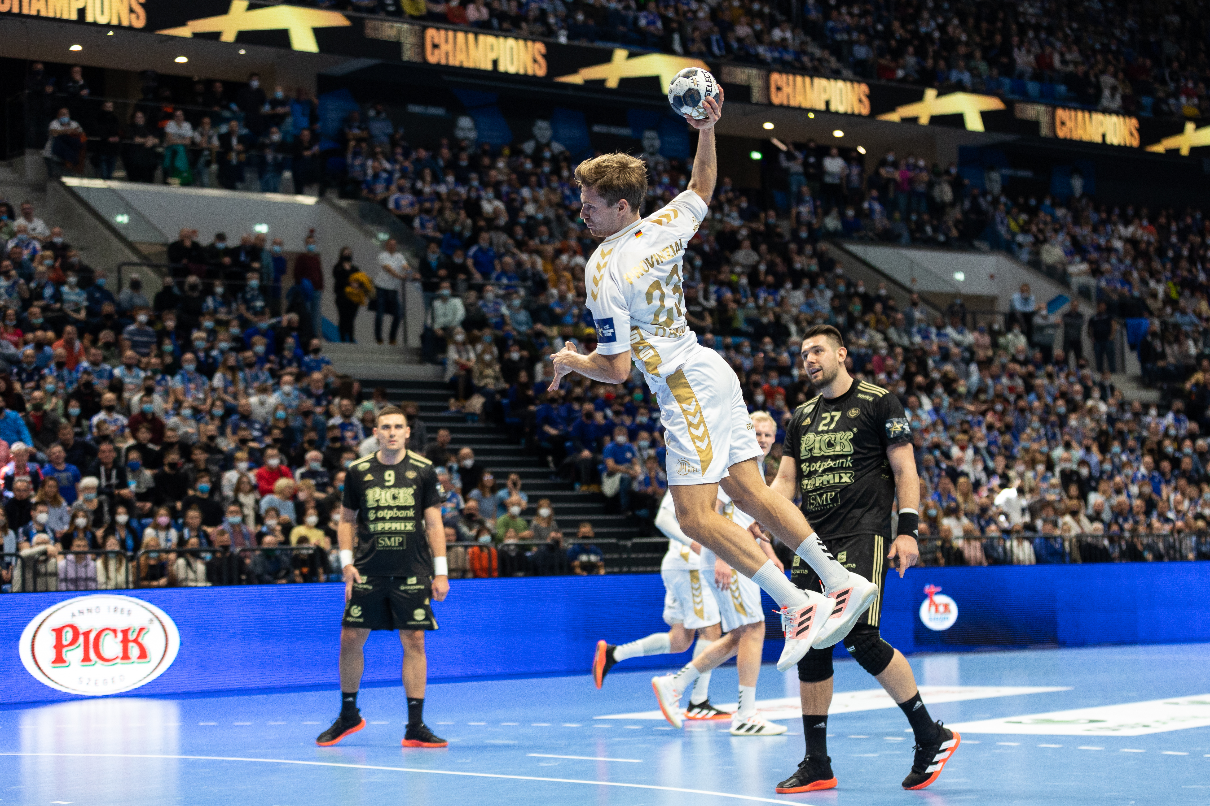 Dahmke sets his hopes in team spirit and a white wall