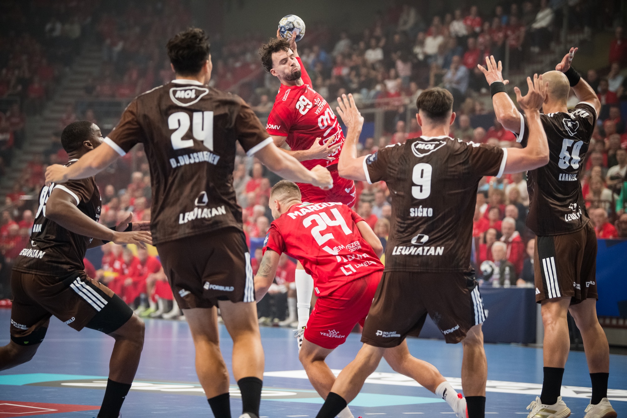 Paris and Berlin with last-gasp victories; Veszprém win MOTW