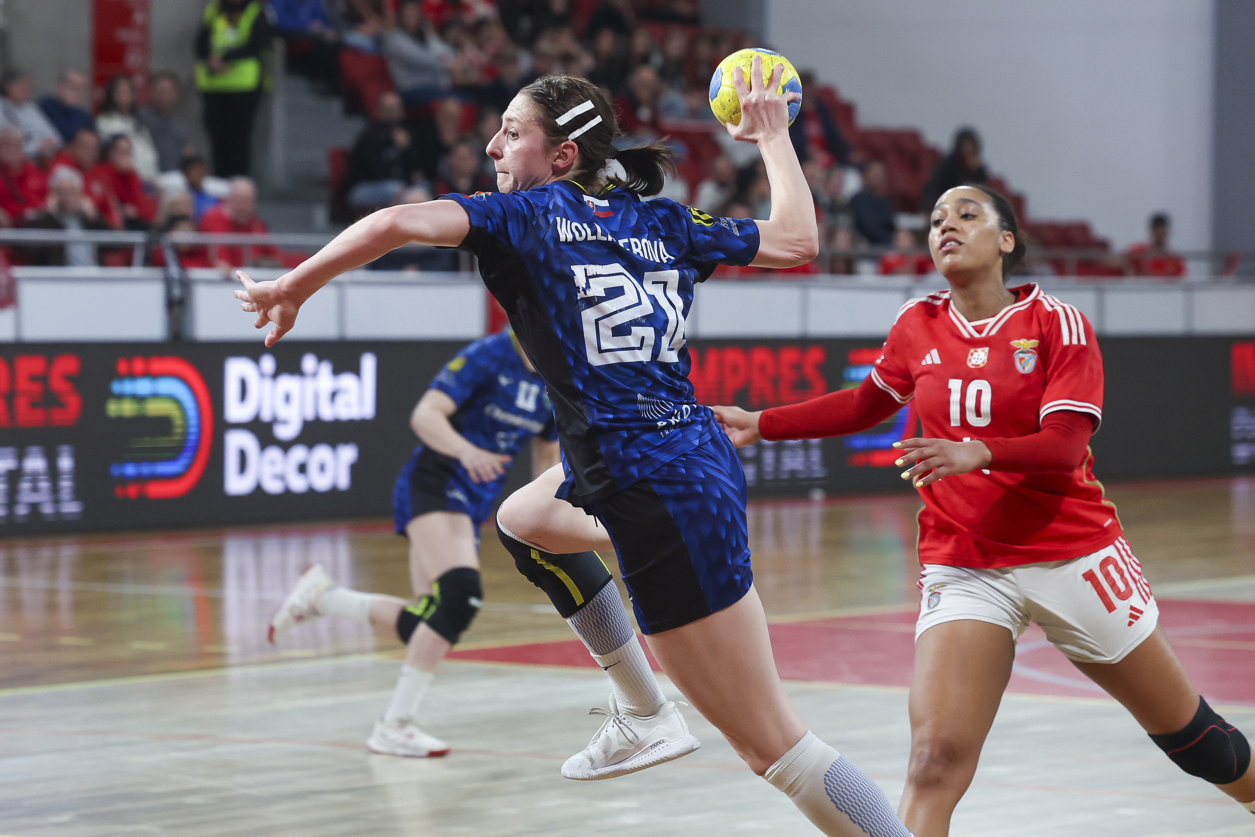 Elche and Michalovce looking for maiden title