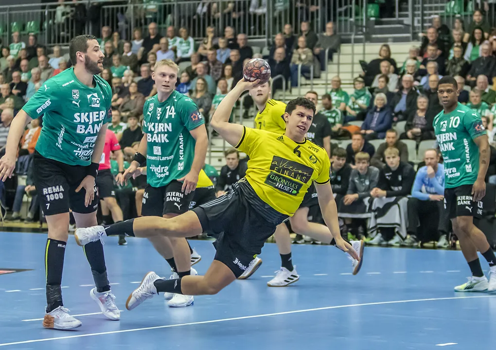 Close away wins for Sävehof, BSV open round 3