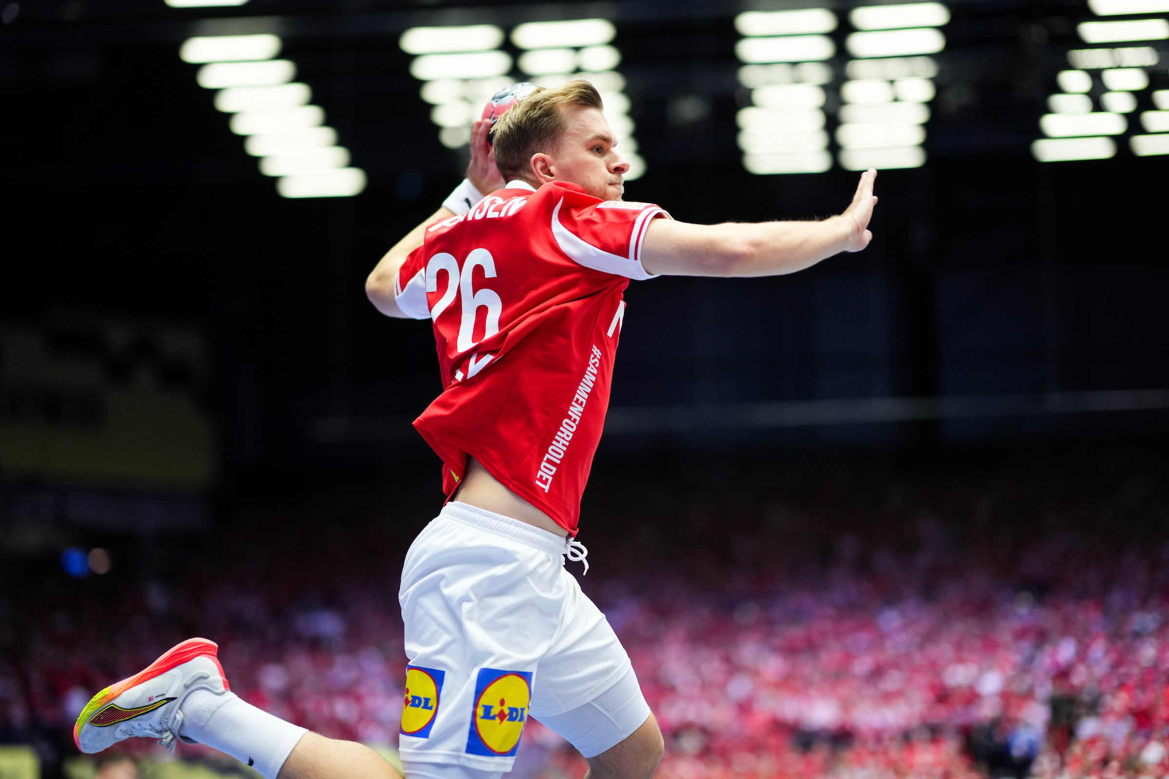 Five teams on the hunt for final weekend tickets