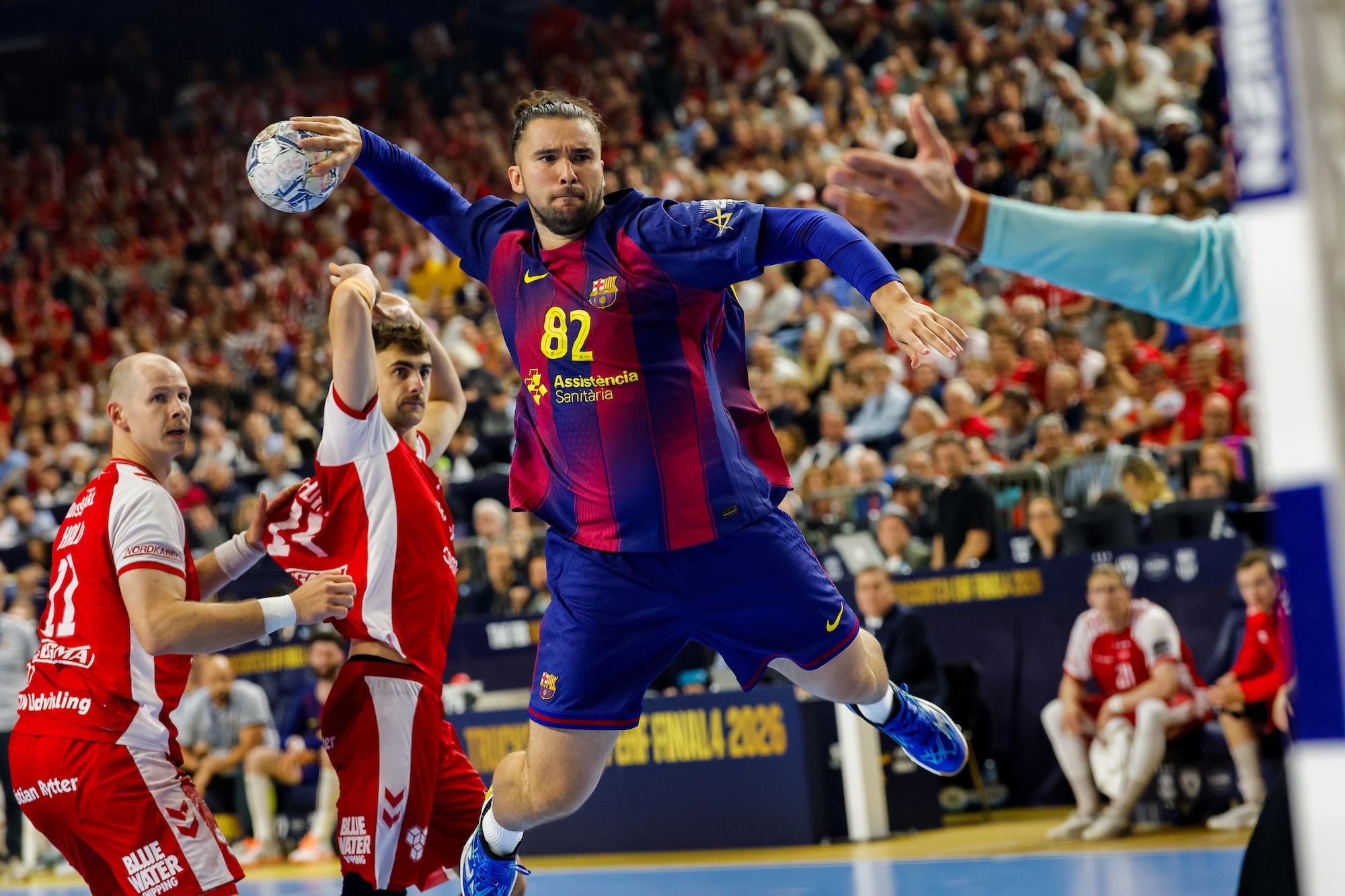 Barça snatch overtime victory against Aalborg