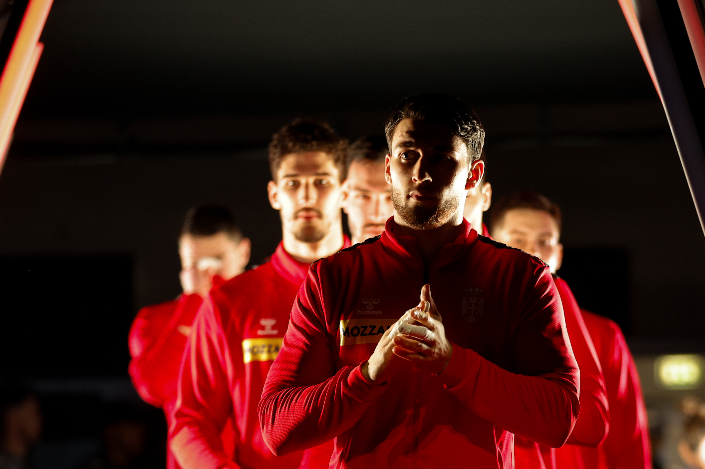 Live blog: Monday's first matches about to throw off