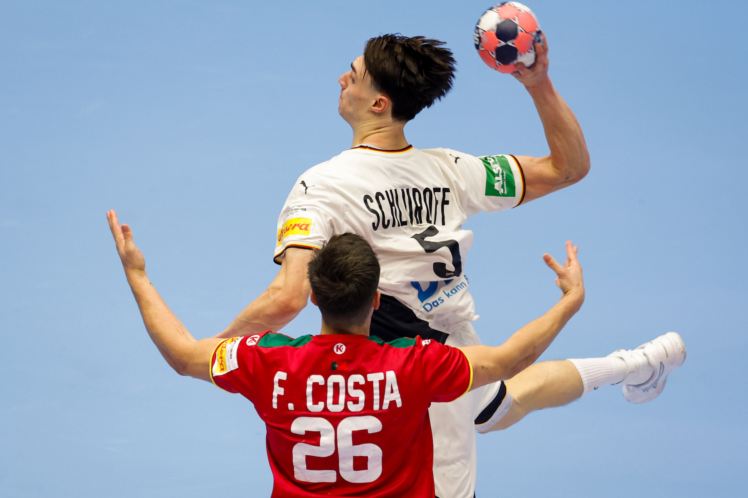 Who has recorded a 134 km/h shot at the Men's EHF EURO 2026?